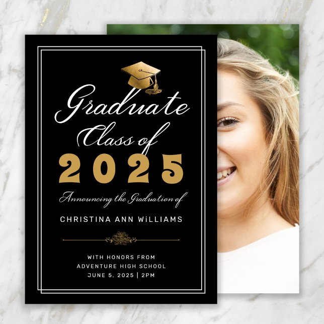 Faire-part Graduation Black Gold Script classe photo de 2025 (Elegant Black with Gold and White Script and Back Photo Graduation Announcement)