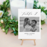 Faire-part Mariage minimaliste Tableau 2 Numéro et images car<br><div class="desc">Une autre façon de montrer vos numéros de table mariage. Conçu pour correspondre à la collection "Mariage Essentials - Classic". Ce modèle comprend 1 photo qui pourrait être quand vous étiez enfants ou en couple, tableau 2 in. classique élégant typographie de script, noms de couple et date mariage. Obtenir les...</div>