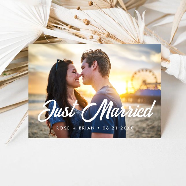 Faire-part Mariés à peine Modernes Photos de Mariage Contempo (Modern contemporary wedding announcements share your just married moment with stylish elegance.)