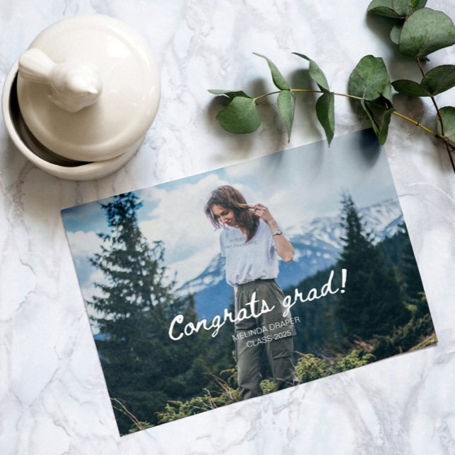 Faire-part minimaliste de diplôme (Minimalist modern graduation announcement photo)