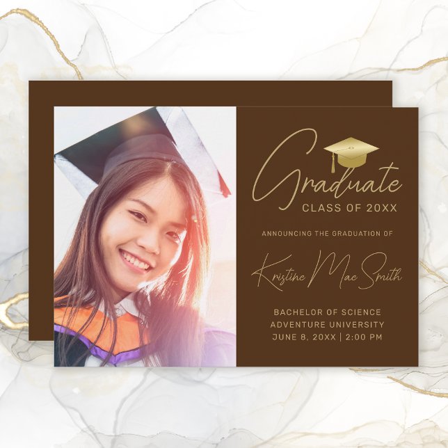 Faire-part Moderne Brown Gold Script Photo College Graduation (Modern Brown Gold Script Photo Graduation Announcement)