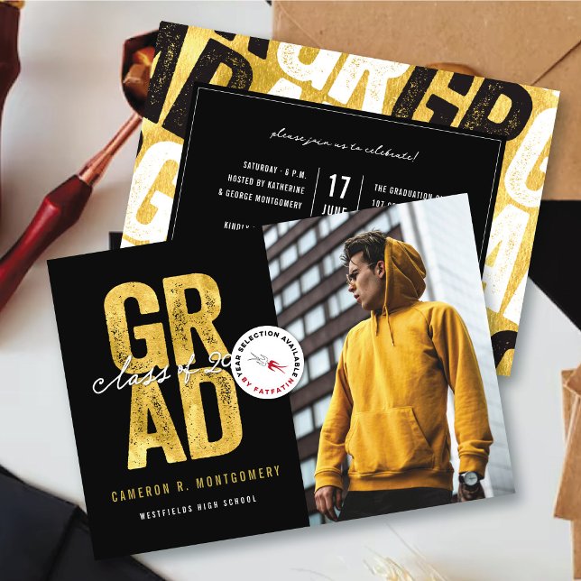 Faire-part Moderne Gras Gold GRAD Stylish Diplôme photo (Modern Bold Golden Faux Foil GRAD Stylish Photo Graduation Announcement @ zazzle.com/color_therapy)