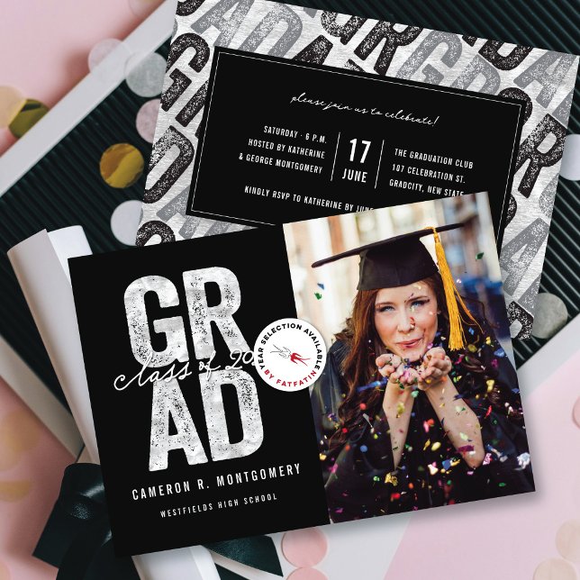 Faire-part Moderne Gras Silver GRAD Design de la photo Gradua (Modern Bold Silver Faux Foil GRAD Stylish Photo Graduation Announcement @ zazzle.com/color_therapy)