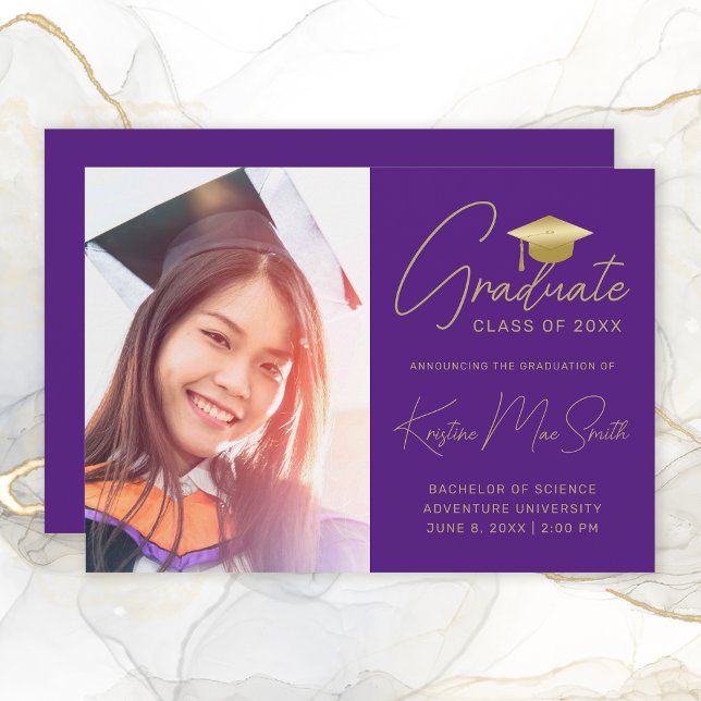 Faire-part Moderne Purple Gold Script Photo College Graduatio (Purple and Gold Modern Script Graduation Announcement)
