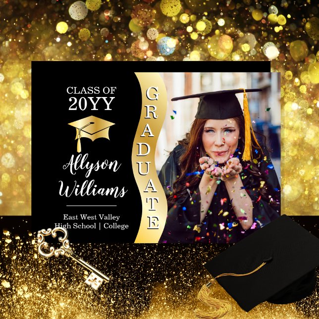 Faire-part Noir | Gold Graduate Wave Grad Casquette photo (Black and Gold Tone Graduate Wave Grad Cap Photo Announcement for Print and/or Download)