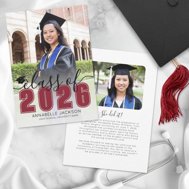 Faire-part Photo de fin d'études Diplômé Script Rouge Diplômé (Simple Red Script Graduate Photo Graduation Announcement)