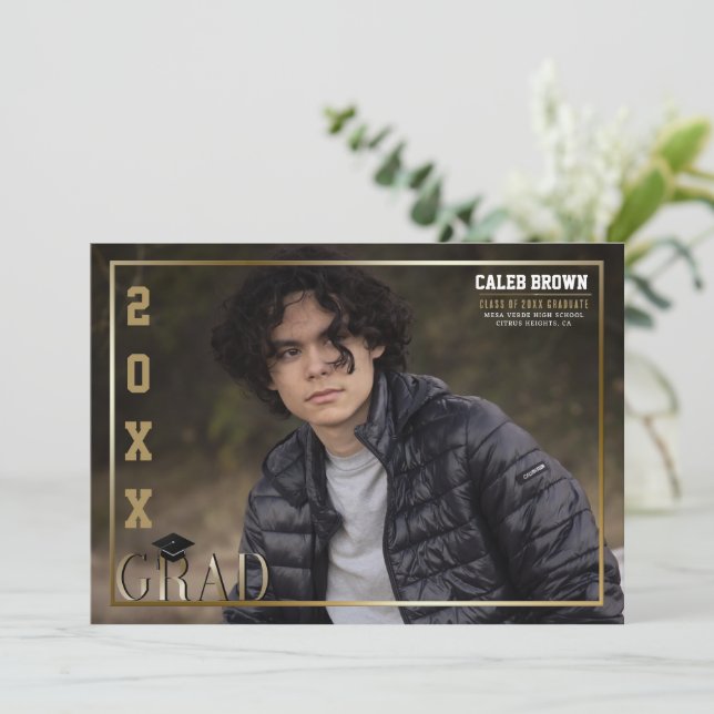 Faire-part photo de graduation Gold Border Grad (Debout devant)