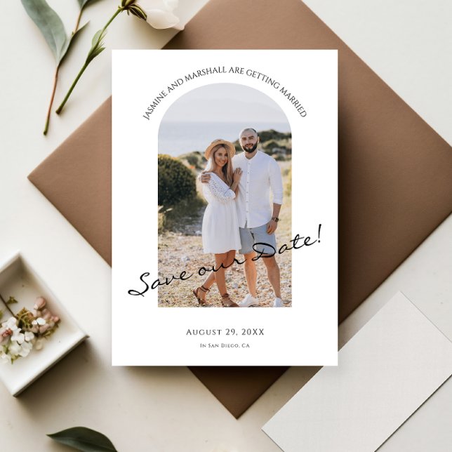 Faire-part photo moderne minimaliste enregistrer la date (modern minimlaitic save the date card with photo to the brade and groom to be )