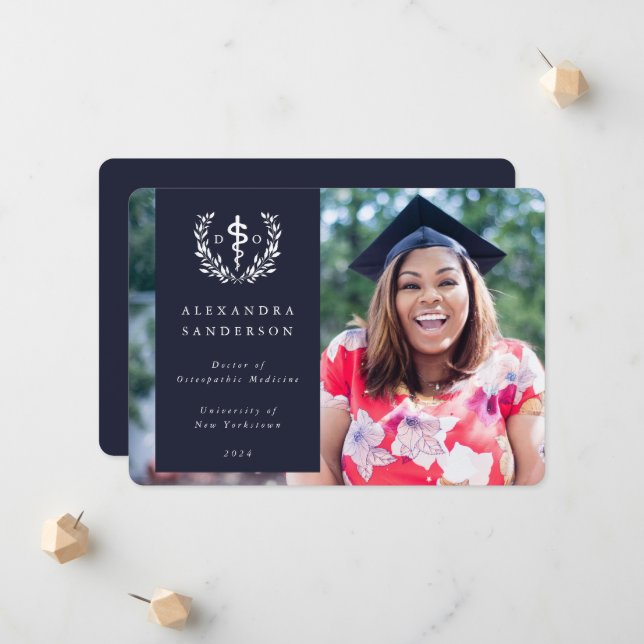 Faire-part Photo Navy+White Doctor of Osteopathic Medicine (Devant/Arrière en situation)