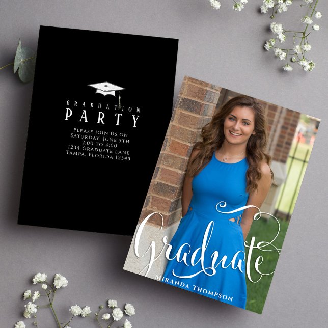 Faire-part Photo noir et blanc sur mesure (Graduation "graduate" typography photo announcement. )