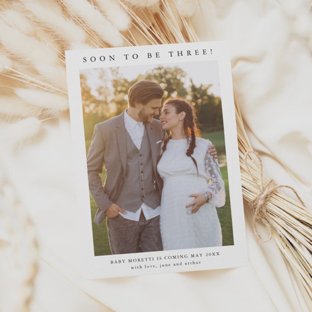 Faire-part photo simple de grossesse (Simple minimalist pregnancy photo announcement card.)