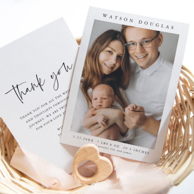 Faire-part Photo simple Naissance du nouveau-né (Simple minimalist newborn baby photo birth announcement thank you cards.)