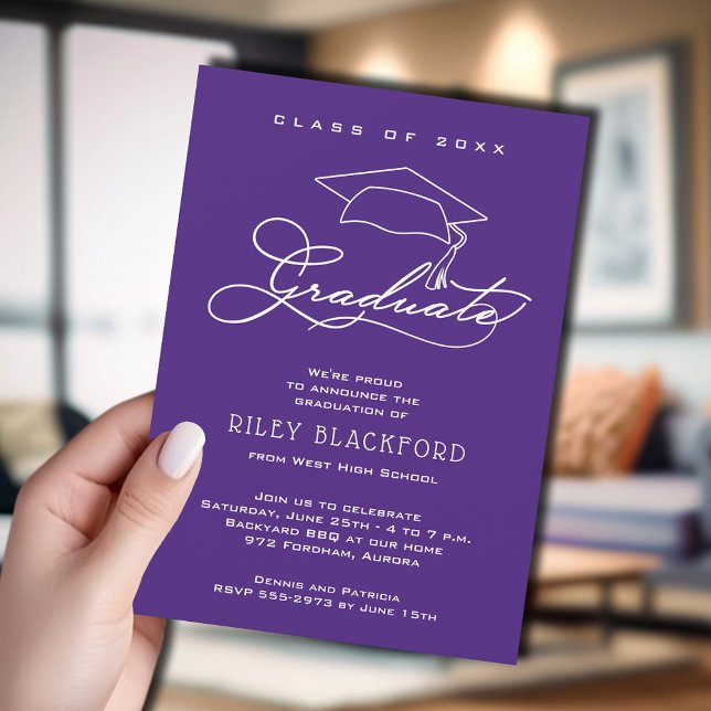 Faire-part Remise de diplôme moderne violette (Purple graduation announcement cards feature your details in chic white lettering.)