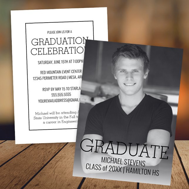 Faire-part Remise de diplômes moderne simple noir et blanc (Modern Minimalist Simple Black and White Photo Graduation Announcement for High School or College)