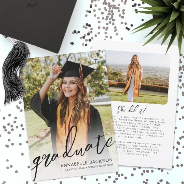 Faire-part Script tendance Photo de fin d'études Diplômé (Trendy Script Graduate Simple Photo Graduation Announcement)