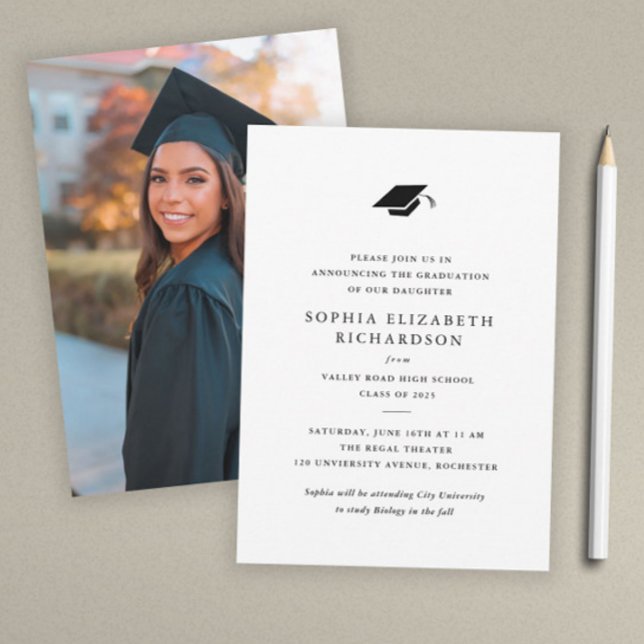 Faire-part Simple Classique Photo de remise de diplôme noir e (Simple Classic Photo Graduation Announcement.)