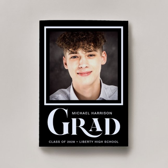 Faire-part Simple Photo Gras Type Noir Graduation (Cherish the milestone: share your graduate's achievement with a custom photo graduation announcement)