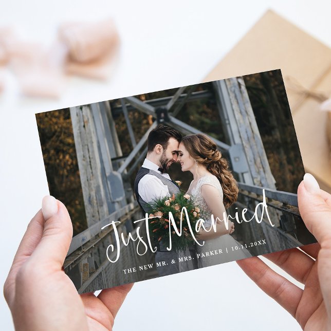 Faire-part Tout juste mariés | Élopement photo de style rusti (A stylish marriage announcement with your photo and rustic script)