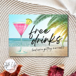 Faire-part Tropical Beach Funny Wedding Enregistrer la date<br><div class="desc">Donnez à vos invités une idée de plaisir à venir avec ces amusants "Boissons gratuites (et nous nous marions) mariage de la plage enregistrer les dates! Ce design ludique est parfait pour le couple amusant qui ne peut pas attendre de célébrer avec sa famille et ses amis à leur mariage...</div>