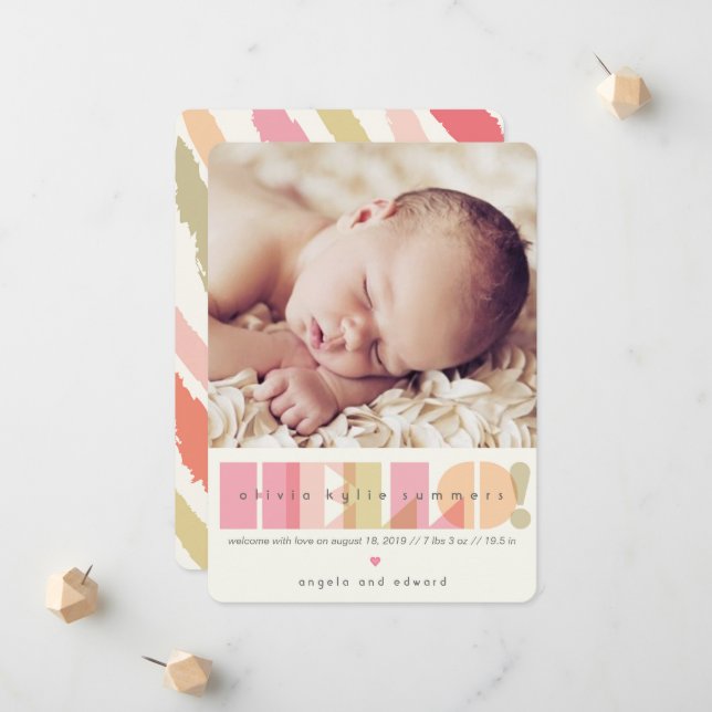 Faire-part Typographie rose HELLO Bébé Fille Naissance Design (Devant/Arrière en situation)