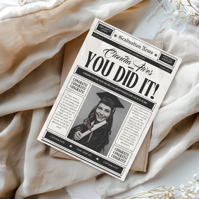 Faire-part vintage de diplôme de journal (Créateur téléchargé)