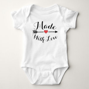 Fait avec la barboteuse de bébé d'amour