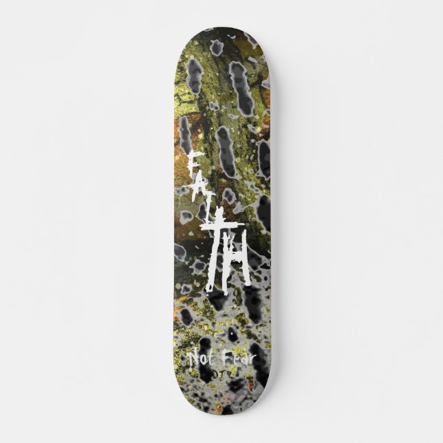 Faith Camo Skateboard (Devant)