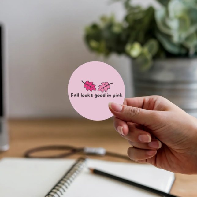 Fall Looks Good in Pink Sticker (Créateur téléchargé)