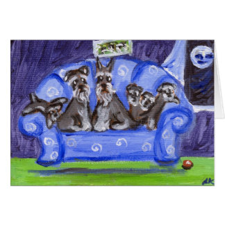 famille de sofa de schnauzer