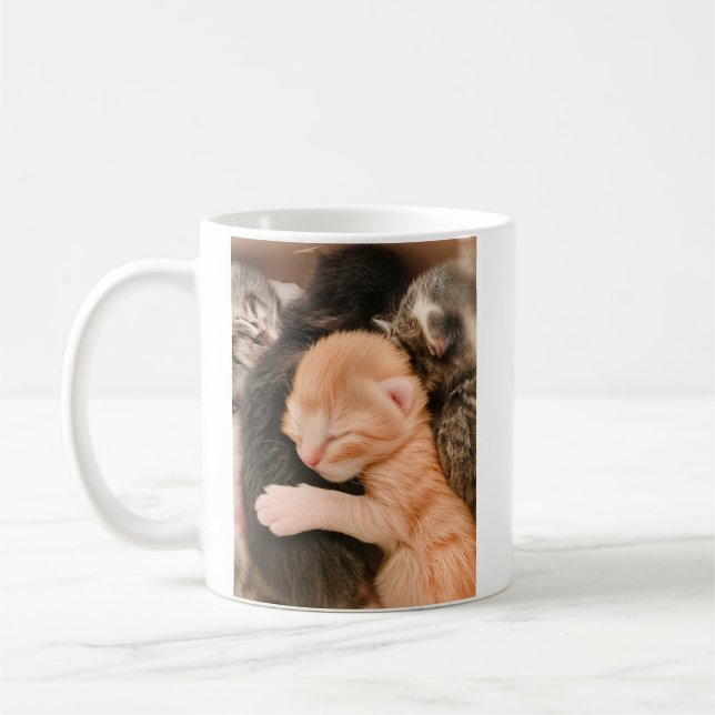 Family Is Everything, Kitten Coffee Mug (Gauche)
