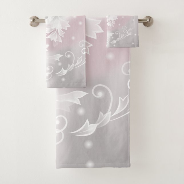 Fantaisie florale grise et blanche avec une touche (En situation)