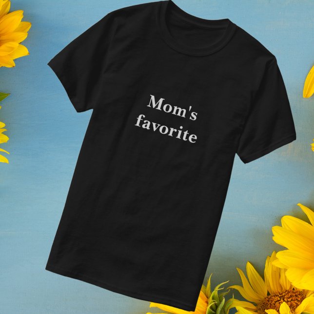 Fantaisie Noir "Le préféré de maman" T-shirt (Créateur téléchargé)