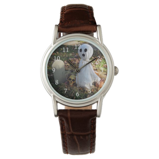 Fantôme dans la montre du cimetière (devant)