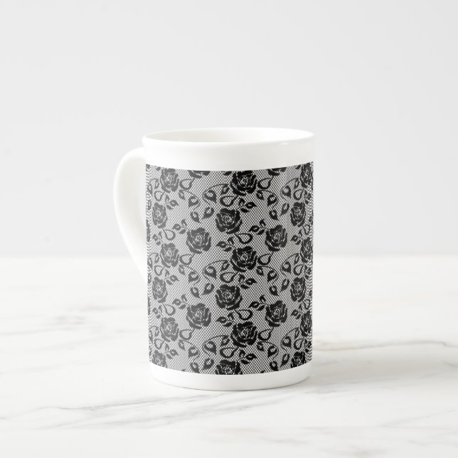 Faux Black Lace Roses Fishnet Mug Design moderne (Devant gauche)