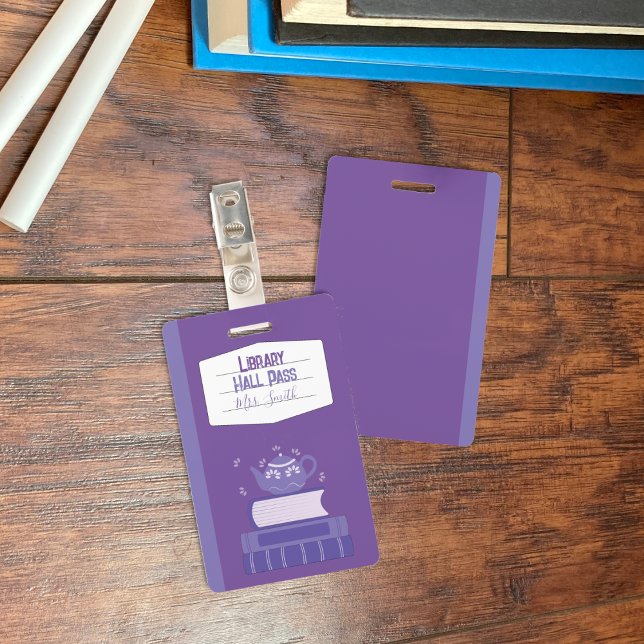 Faux Carnet Badge de sortie de la bibliothèque vio (Faux notebook purple library hall pass badge.)