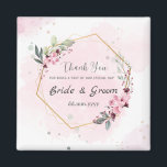 Faveurs de mariage sur aimant personnalisées pour<br><div class="desc">Faveurs de mariage sur aimant personnalisé pour les invités avec 2 options disponibles rond et carré Design avec thème floral rose qui pourrait être personnalisé avec ajouter le nom de la mariée et du marié et ajouter également la date</div>