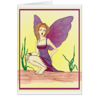 fée de mode avec le pourpre et la robe de