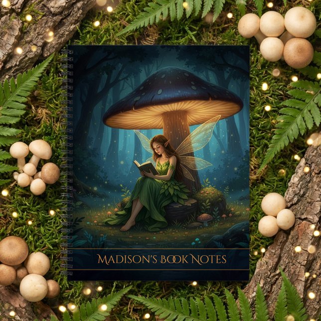 Fée de Nuit Enchantée Lisant un Cahier de Notes (Créateur téléchargé)