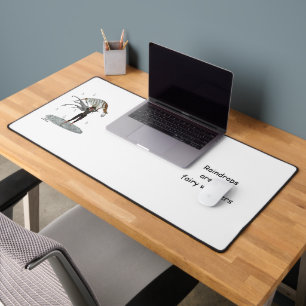 Fée De Pluie Garçon Avec Mat De Bureau Feuille