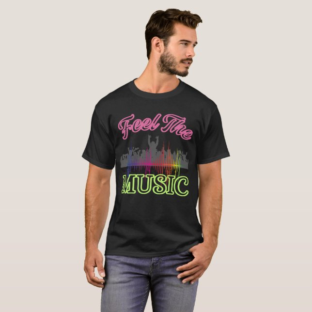 Feel the Music – Vibrant Party Crowd T-Shirt (Devant entier)