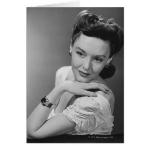 Femme dans la robe de soirée