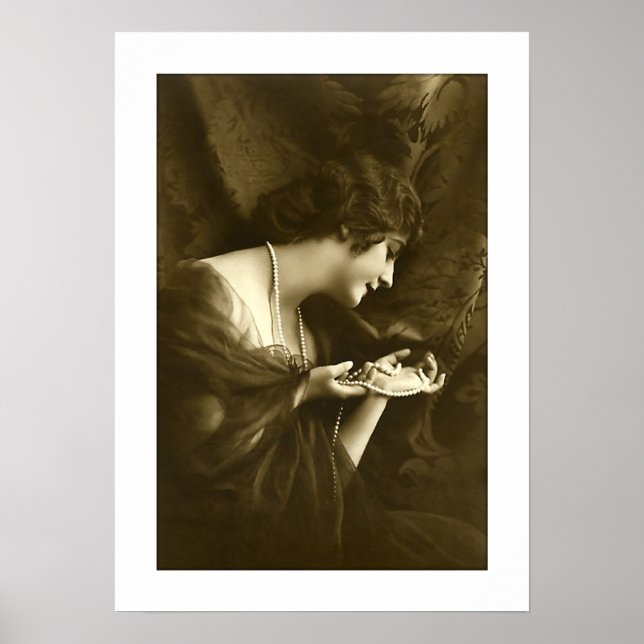 femme déco draperies nacrées perles (Devant)