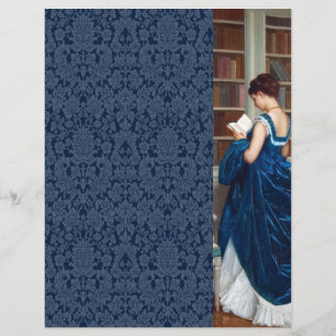 Femme élégante victorienne lisant dans une bibliot