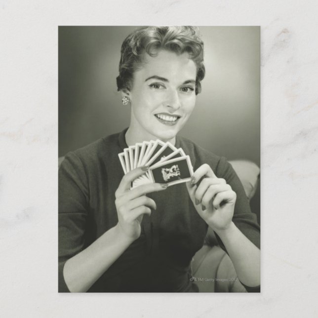 Femme Jouant Aux Cartes (Devant)