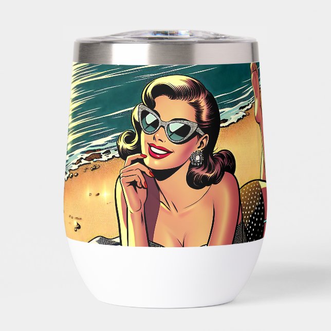 Femme Rétro sur la Plage lisant un Magazine de Mod (Avant)
