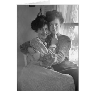 Femmes vintages amoureuses (Embrace)