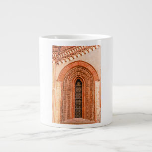 FENÊTRE DE STYLE GOTHIQUE TASSE GÉANTE