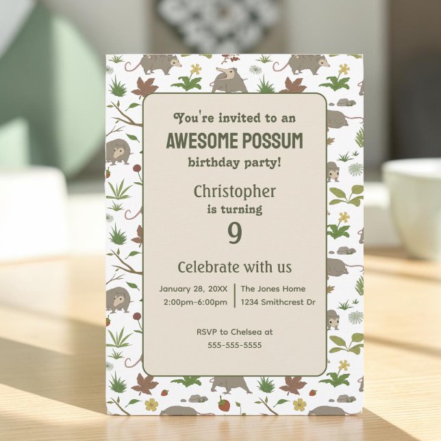 Fête de campagne en bois clair avec opossum blanc  (White woodland cottagecore opossum birthday party invitation standing on a sunlit wooden table.)