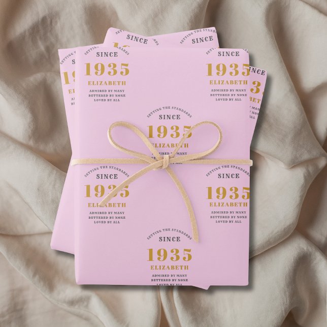 Feuille De Papier Cadeau 90th Birthday 1935 Ajouter Nom Rose Grey (90th birthday pink personalized wrapping paper.)