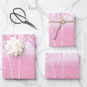 Feuille De Papier Cadeau Arbres brumeux givrés en pêche et rose